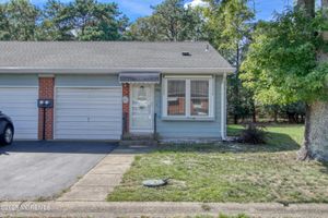 28 YORKTOWNE PKWY B, WHITING, NJ