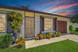 6262 TALL CYPRESS CIR, GREENACRES, FL