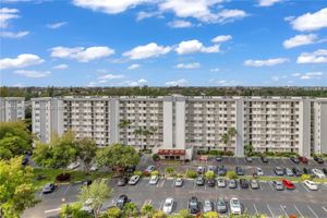 5900 NW 44TH ST 405, LAUDERHILL, FL