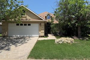 9704 PINEWOOD DR, DENTON, TX