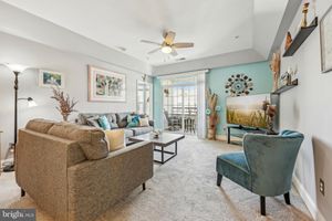 9200 CHARLESTON DR 408, MANASSAS, VA