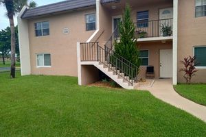 100 LAKE MERYL DR APT 102, WEST PALM BEACH, FL
