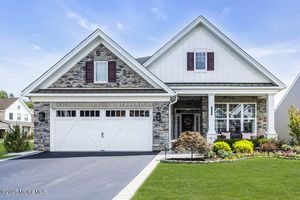 123 GRANDVIEW CIR, FARMINGDALE, NJ