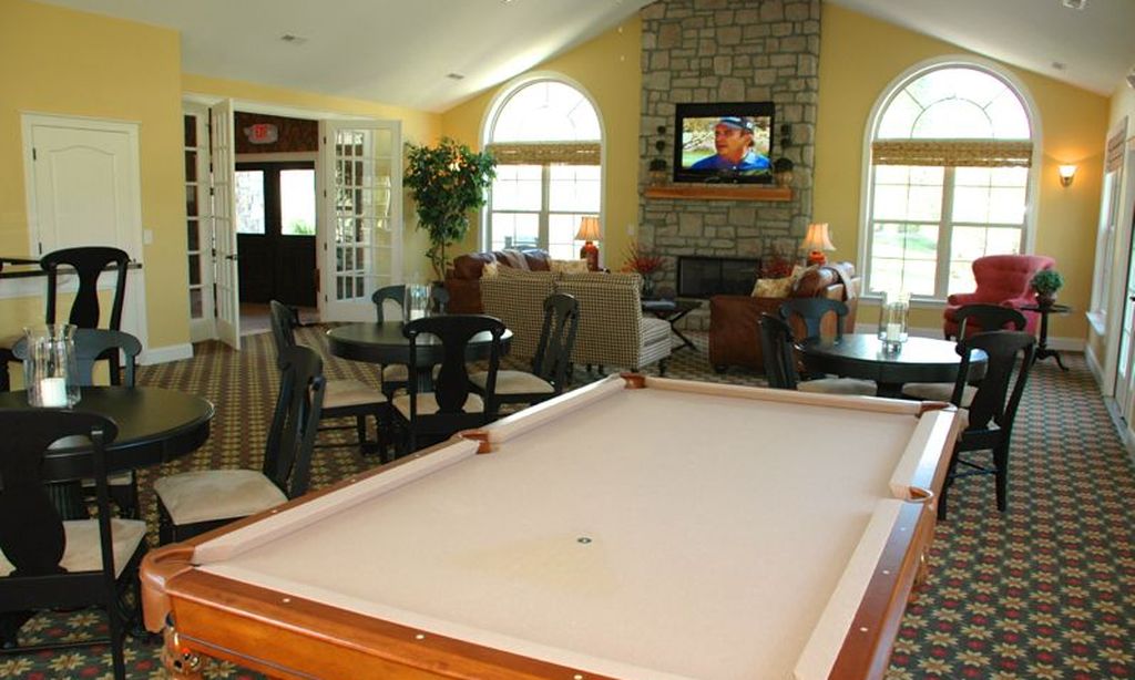 Multi-Purpose Room & Billiards