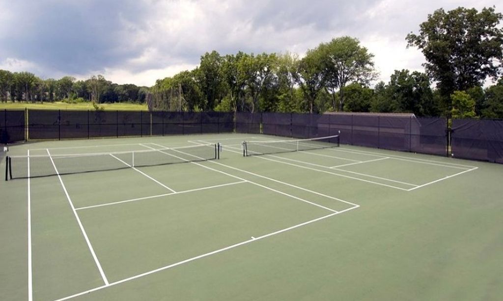 2 Tennis Courts