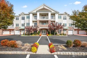 3208 FALSTON CIR, OLD BRIDGE, NJ