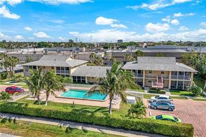 2000 ALAMANDA DR 206, NAPLES, FL