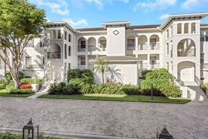 820 BENTWATER CIR 202, NAPLES, FL