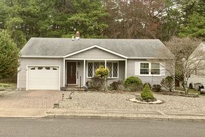 61 OAKFIELD RD, TOMS RIVER, NJ