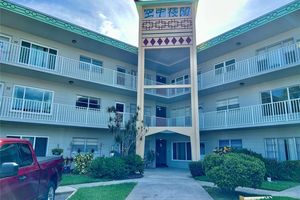2070 WORLD PARKWAY BLVD APT 36, CLEARWATER, FL