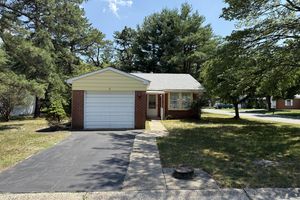 6 CONCORD DR, WHITING, NJ