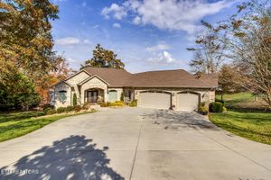 211 CHICKASAW LN, LOUDON, TN