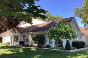95 GLEN DR, RIDGE, NY