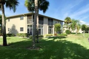 26 LAKE VISTA TRL APT 203, PORT ST LUCIE, FL