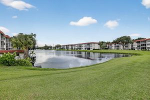 411 S HOLLYBROOK DR 104, PEMBROKE PINES, FL