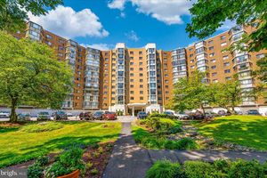15101 INTERLACHEN DR 1-807, SILVER SPRING, MD