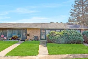 20 YORKSHIRE CT E, MANCHESTER, NJ