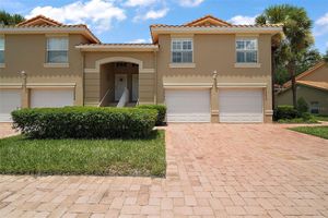 5368 COMPASS PT # 202, OXFORD, FL