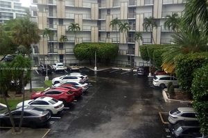 20400 W COUNTRY CLUB DR APT 209, AVENTURA, FL