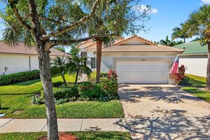 2245 SAPPHIRE CIR, WEST PALM BEACH, FL