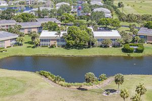 35 VISTA GARDENS TRL APT 205, VERO BEACH, FL