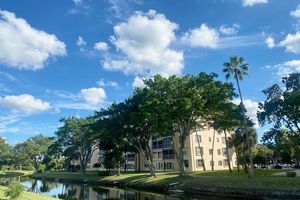 14527 BONAIRE BLVD APT 203, DELRAY BEACH, FL