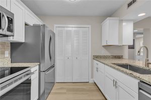 22 PLANTATION DR 104, VERO BEACH, FL