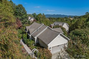222 BAY LAUREL LN, HENDERSONVILLE, NC