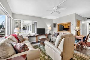 3160 LAKE OSBORNE DR 107, LAKE WORTH BEACH, FL