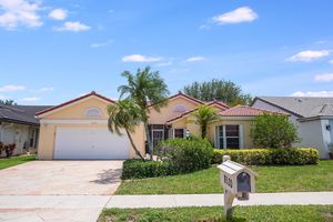 8520 LAKE CYPRESS RD, LAKE WORTH, FL