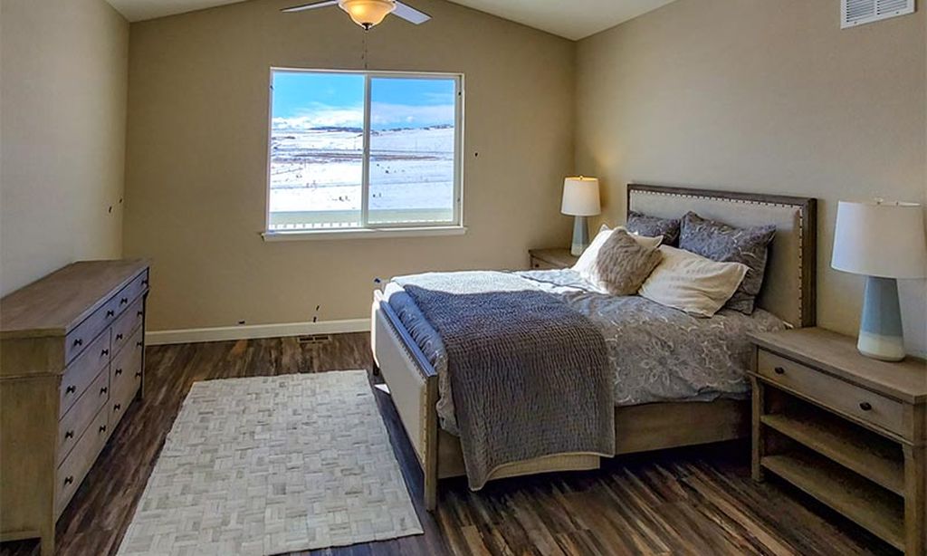 Model Master Bedroom