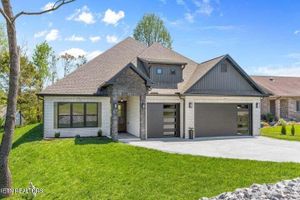 404 ELOKWA PL, LOUDON, TN