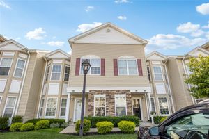 121 SPRING DR # 121, EAST MEADOW, NY