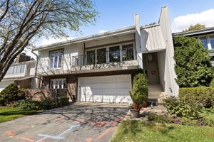169 BRIARWOOD, OAK BROOK, IL