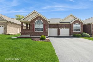 921 EINEKE BLVD, ALGONQUIN, IL