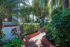 532 BAY VILLAS LN, NAPLES, FL