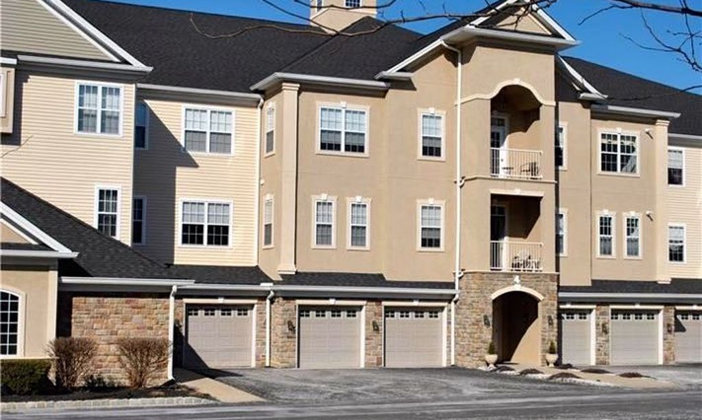 64 Low-Maintenance Condos