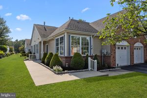 111 BURHOLME DR, HAMILTON, NJ