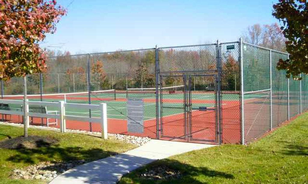 2 Tennis Courts