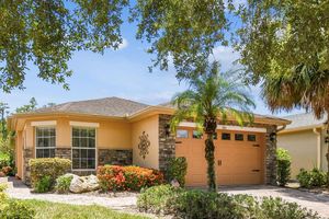 560 GRAND CANAL DR, KISSIMMEE, FL