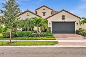 8928 BASTILLE CIR E, PARKLAND, FL