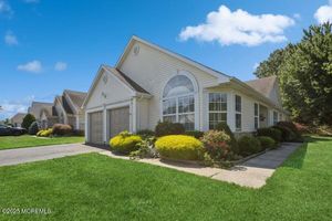 2525 SPRING HILL DR, TOMS RIVER, NJ