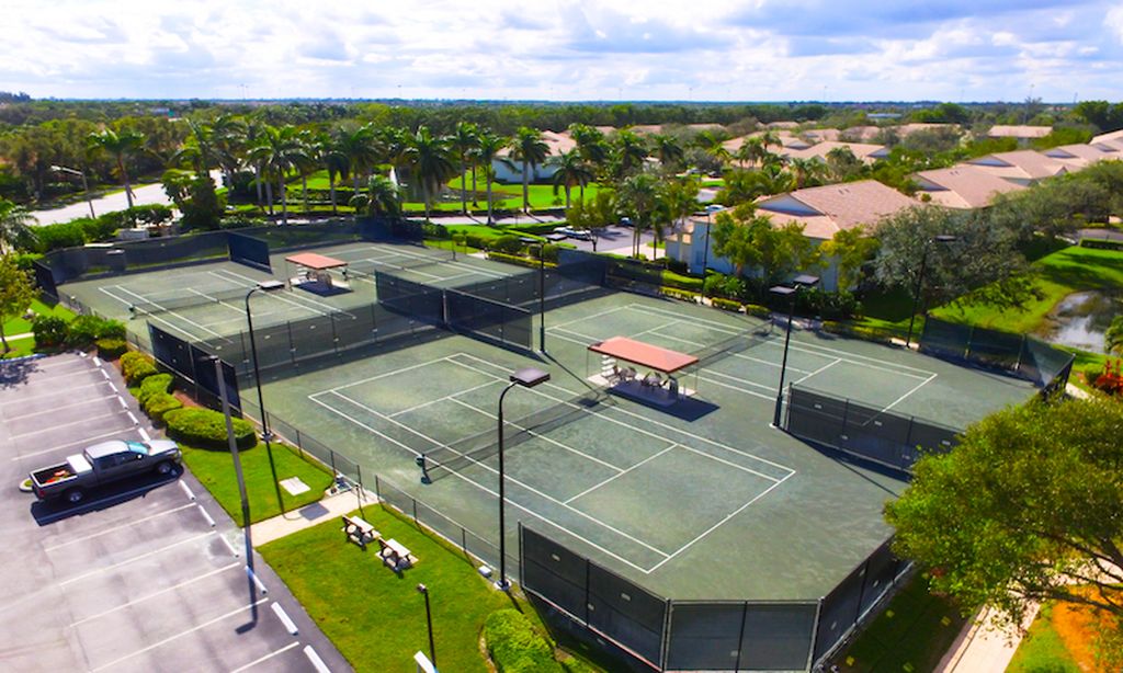 4 Har-Tru Tennis Courts