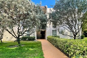8150 W MCNAB RD APT 104, TAMARAC, FL