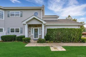 537 HIGHLAND CT, MORICHES, NY
