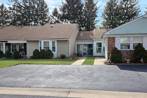 16 HEARTHSIDE DR, MOUNT SINAI, NY