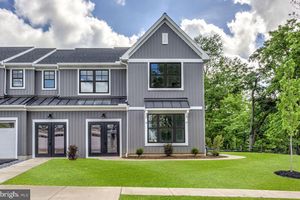 104 VILLAGE DR, MILLERSVILLE, PA