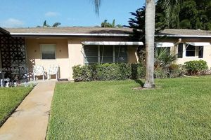 1050 NORTH DR B, DELRAY BEACH, FL