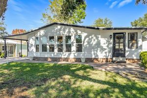 805 CAMELIA CT, LADY LAKE, FL