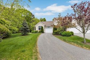 17 CHADWICK CT # 17, MASHPEE, MA